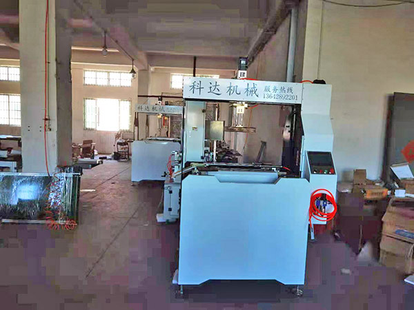 金華自動調模成型機應該如何操作？